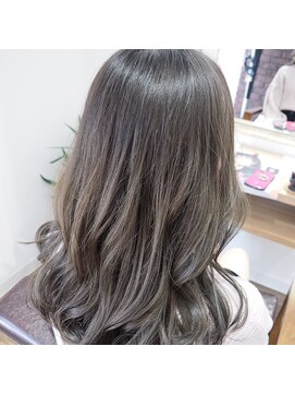 ヘアアンドメイク アクシス(AXIS) 透明感グレージュ