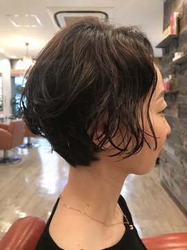 大人ショートボブくせ毛風パーマ Pars内山祐志 L パース Pars のヘアカタログ ホットペッパービューティー