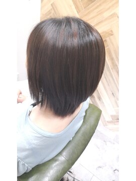 グラッソ ヘアーアンドアイ(Grasso) 美革ミディアムショート