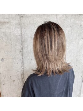 メーヴェ(Mowen) mowen×外ハネミディアム×小顔カット×グレージュカラー