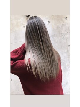 メリー(merry craftsman's factory) 外国人風バレイヤージュ、ハイライトカラーアッシュグレージュ