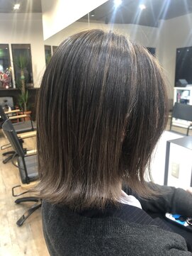 イリス(Iris) バレイヤージュ