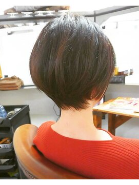 カミケン 方木田店(kamiken.) 首元すっきりひし形メリハリ大人ショート【カミケン方木田店】