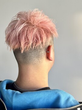ヘアーメイク ラグズ(Hair Make Luxtz) ピンクカラー/フェード/メンズカット