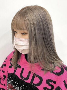 シエラ 心斎橋(CIERA.) CIERA.サラ艶ストレートグレージュ/wカラー/グレージュカラー