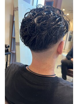 シャンプーボーイ セントラル 博多(SHAMPOO BOY central) フェード&パーマ