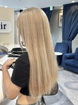 エアー 青山(AIR) ブロンドベージュハイトーンカラーロングレイヤー