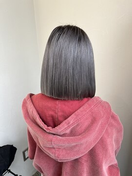 ソソ(soso) 【soso 伊勢田】切りっぱなし×シルバー【横浜/ブリーチ】