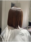 柔らかく艶のあるナチュラルストレート