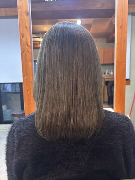 コモレビ(komorebi) 【八田瞳】カーキベージュ