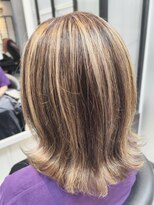 ヘアースタジオ ジェイワン(hair studio J ONE)&nbsp;40代50代60代/ミディアムレイヤー/外ハネ/ハイライト/白髪ぼかし