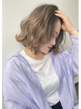 ビーハイブ 一番町店 アヴェダ(BEHIVE) 切りっぱなしボブ×ハイライトカラー