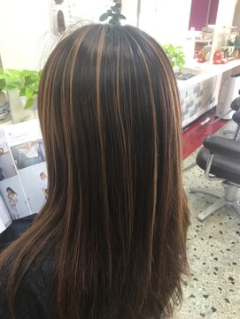 ムーブ ル リアン(MOOB Le Lien) くっきりハイライト×ロングヘアー【別府/大分】