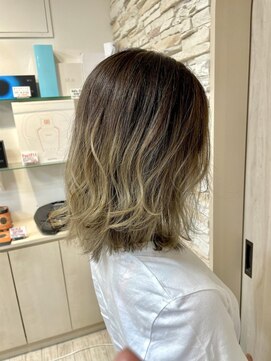 クレア(CREA) ベージュ系バレイヤージュ