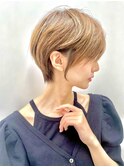 大人かわいいボブカーキグレージュフェザーバング