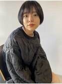 黒髪ストレートマッシュショート
