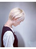 ショートボブ