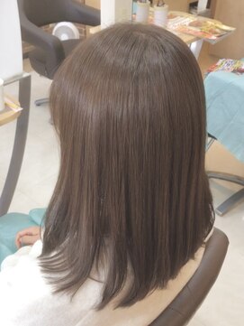 カットハウス はさみの部屋 鎖骨ミディアム/レイヤー/ショコラブラウン/ワンカール/前髪あり