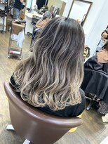 ユートピア(U topia)&nbsp;バレイヤージュ/シルバーカラー/ハイライト