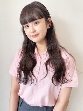 イル(ill) ベージュカラー トーンダウン ウェーブ巻き