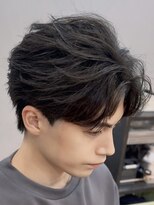 バース バイ ハピネス(BIRTH by happiness)&nbsp;韓国へアカルマパーマワックスなしセンターパート黒髪ウルフ