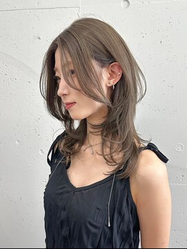 松尾菫菜/ハッシュカット/レイヤーカット/オリーブカラー