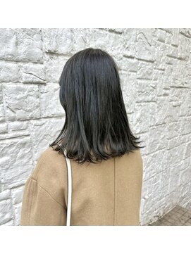 ラミ(L'ami) 《吉田丞》オリーブグレージュ/外はねくびれスタイル