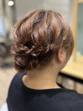 シーン(SeeN.) ふんわりニュアンスシニヨン