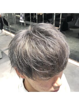 ザ サードヘアー 津田沼 (THE 3rd HAIR) ホワイトシルバーアッシュ