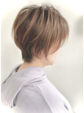 アクティフ(actif) 名古屋の美容室actif 耳かけショート くびれヘア 抜け感 大人