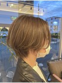 ベージュ+骨格修正ショート