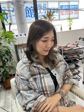 ベルヘアーデザイン 堺東(Belle hair Design) インナーカラー/グレージュ