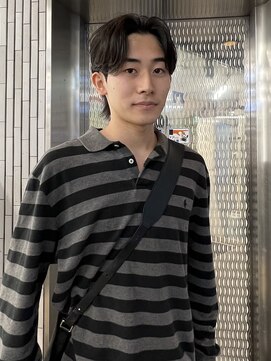 ゼストプール(ZEST POOL) ニュアンスパーマ　ダウンパーマ　センターパート　韓国ヘア