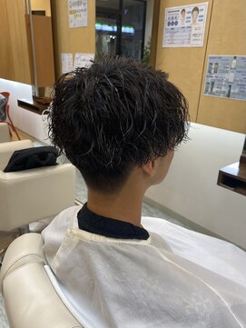 マキシム ナカイ(MAXIM NAKAI) 縦落ちツイストスパイラルパーマパートスタイル刈り上げツーブロ
