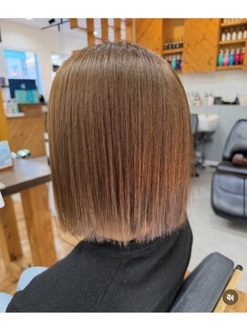 ルッカヘアガーデン バイ ラッシュゴールド(RUCCA HAIR GARDEN by LUSH GOLD) 切りっぱなしボブ