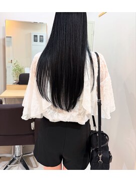 アトレ 福岡大名店(attrait) ロング艶やかなブラックヘアスタイル