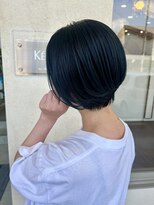 デュールイースト(Duul East)&nbsp;艶感ネイビーブラック×コンパクトボブ