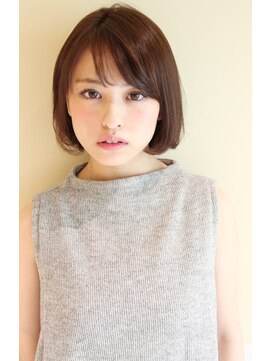 レウナ 外苑前(Reuna) 大人可愛いシンプルワンカールボブ