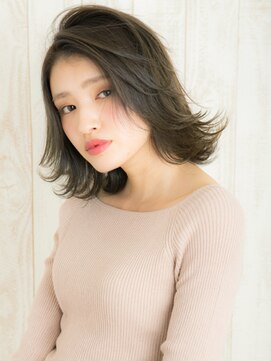 ヘアサロン ナノ(hair salon nano) 外国人風”カーキ”カラーがクールな雰囲気の外ハネスタイル