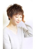 黒髪でも可愛く決まるひし形ショート