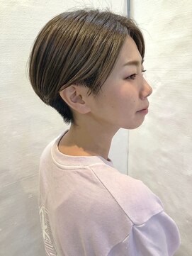 ソレイユ シンサカエ(SOLEIL SHINSAKAE) かっこかわいい♪刈り上げ丸みショート×透明感ベージュ☆