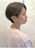 かっこかわいい♪刈り上げ丸みショート×透明感ベージュ☆
