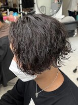 ウェイビーエフティフィフス 横浜西口(WAVEY ft.fifth)&nbsp;ツイストスパイラルパーマ無造作パーマセンターパートマッシュ