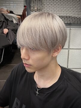 ビンゴ(BINGO) 王道刈り上げマッシュ×ホワイトミルクティー ホワイトシルバー