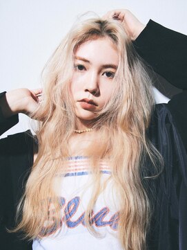 キラ 原宿(KILLA) ◇黒髪/グレーベージュ/レイヤーロング/ダブルカラー/ハイトーン