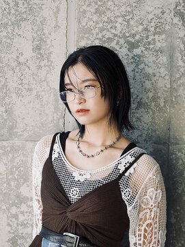 モノリス(MONOLITH.) シースルーボブ × ブルーブラック