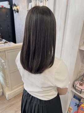 キャアリー(Caary) 福山美容室caary 切りっぱなしレイヤーミディアム内巻き透明感