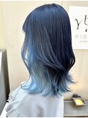 水色インナーのネイビーブルーヘア