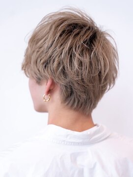 ケアリー 越谷レイクタウン(Carelly) カルマパーマ/ベリーショート/ダークアッシュ/ニュアンスパーマ