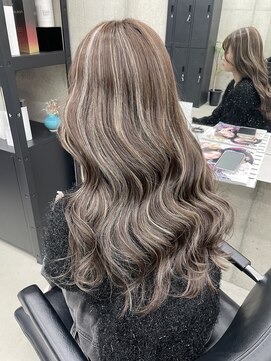 リノート バイ エゴル 名古屋(LINOET by ENGOL) 【手島カミラ】ベース明るめのハイライト